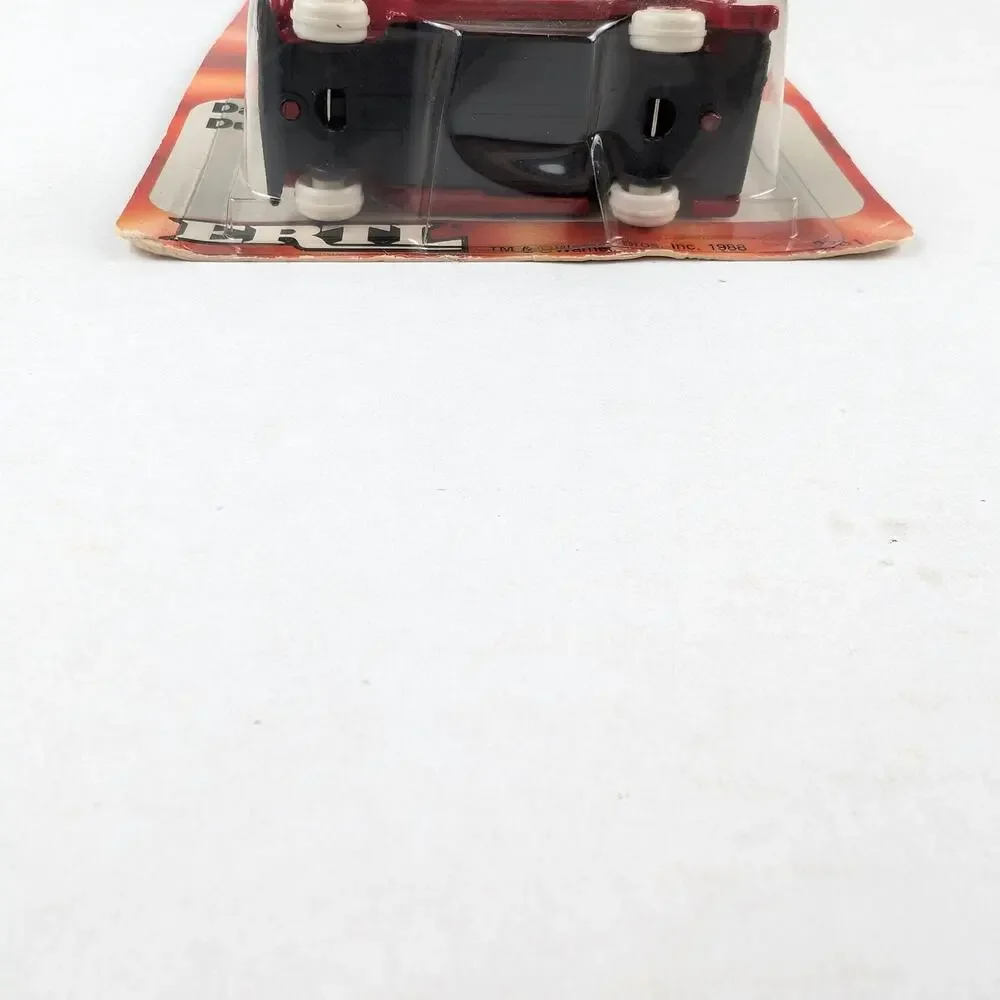 Vintage 1988 Ertl Daffy Duck Die Cast Metal Fire Truck Sealed on Card Toy